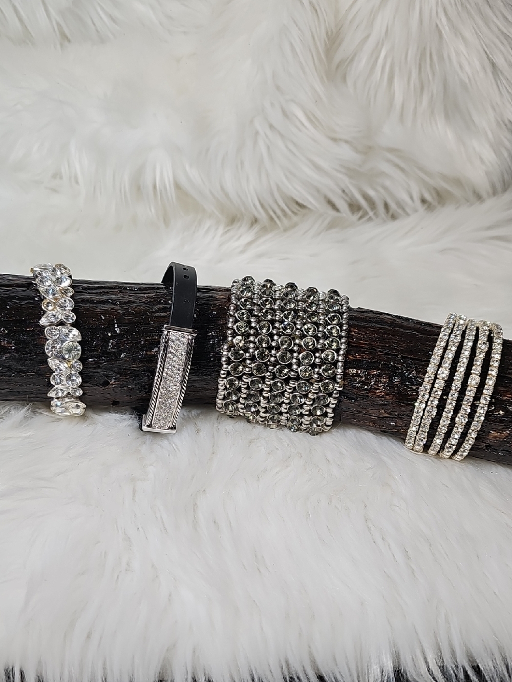 Lot Of 4 Bracelets - All That Blings - Women Jewelry #101